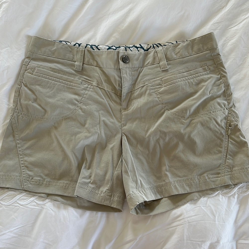 Tan cargo shorts by Athleta - Size 10